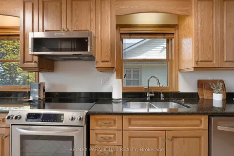 6446 Riverside Drive, Windsor, ON N8S 1B9