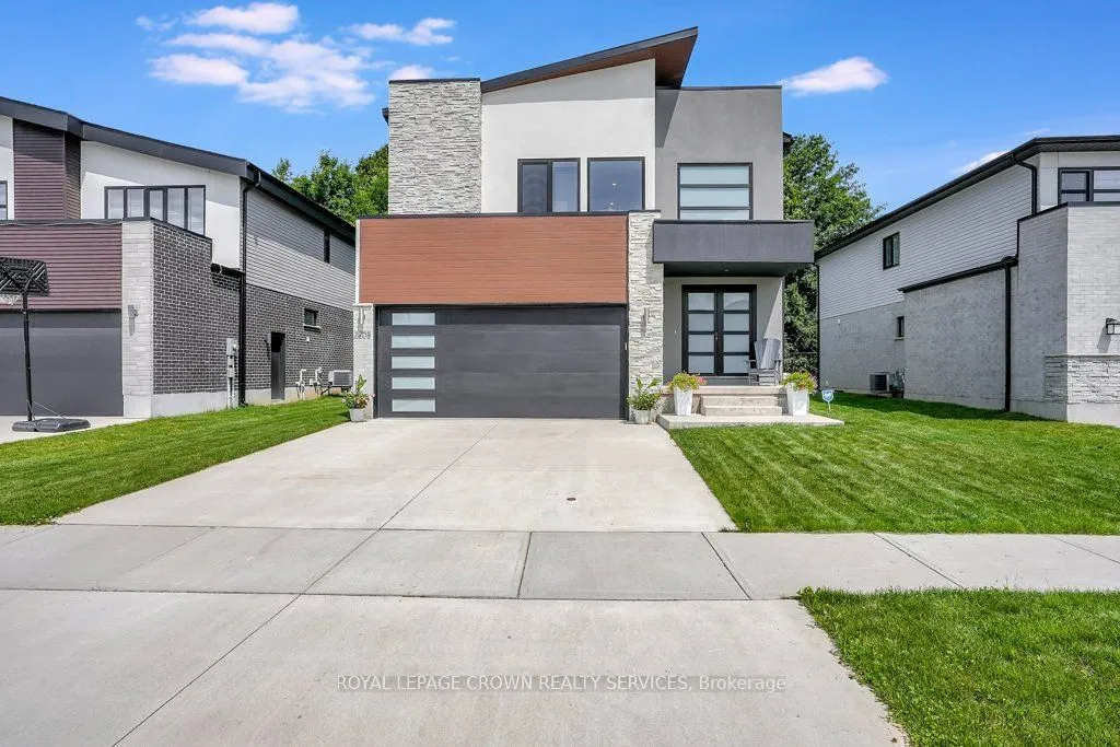 2208 Red Thorne Avenue, London South, ON N6P 0E5
