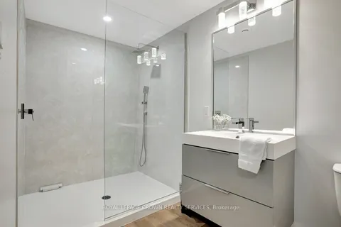2208 Red Thorne Avenue, London South, ON N6P 0E5