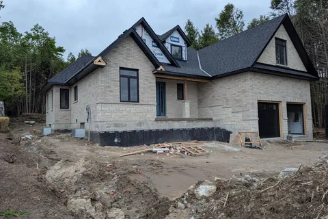 837 Cedar Glen Road, Kawartha Lakes, ON K0M 1L0