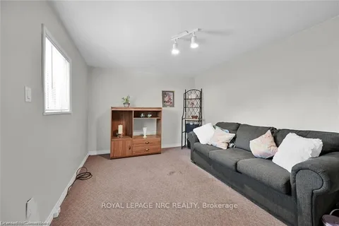 175 VICTORIA Avenue, Hamilton, ON L8L 5E9
