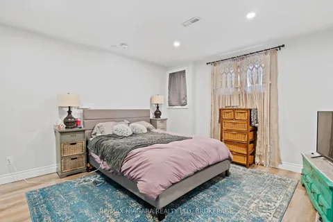 3204 Saint Paul Avenue, Niagara Falls, ON L2J 2M1