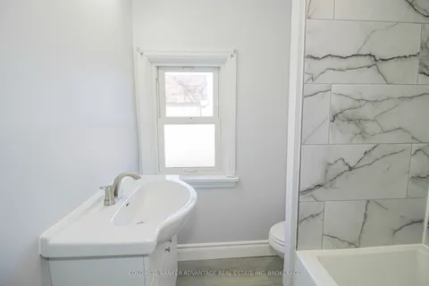 28 Myrtle Avenue, Welland, ON L3B 2B1