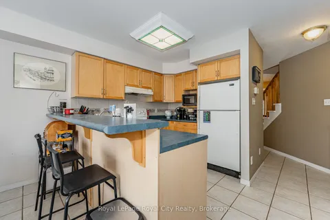 15 Camm Crescent, Guelph, ON N1L 1J9
