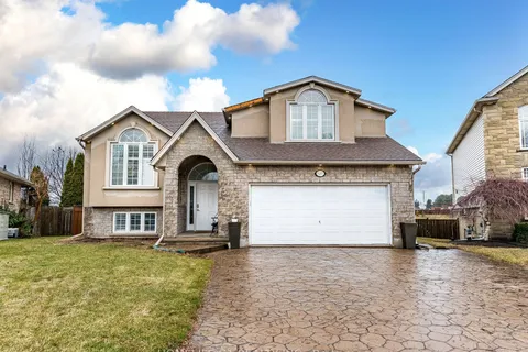 8207 Beaver Glen, Niagara Falls, ON L2H 3K5