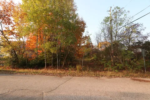 2 Banting Drive, Deep River, ON K0J 1P0