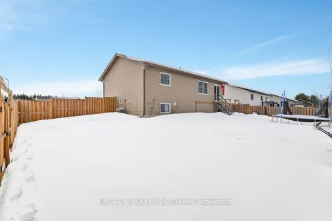 2 Terrance Drive, Petawawa, ON K8H 0G3