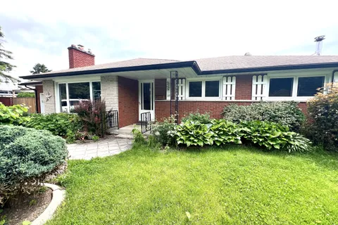 39 Agincourt Gardens, London South, ON N5Z 4E5