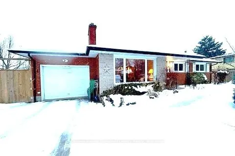 39 Agincourt Gardens, London South, ON N5Z 4E5