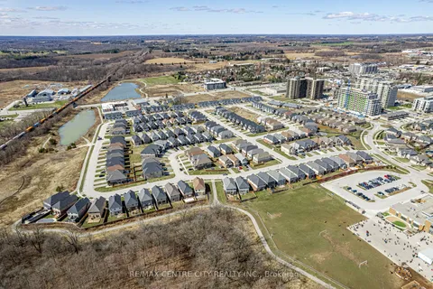 1595 Noah Bend, ON N6G 5S1