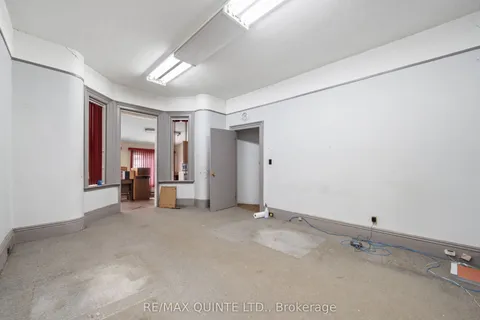 221 Coleman Street, Belleville, ON K8P 3H8