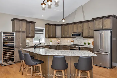 234 BAYVIEW Drive, Constance Bay - Dunrobin - Kilmaurs - Woodlawn, ON K0A 3M0