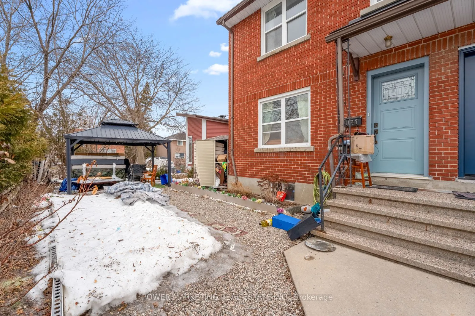 1047 Hollington Street, Carlington - Central Park, ON K1Z 6L2