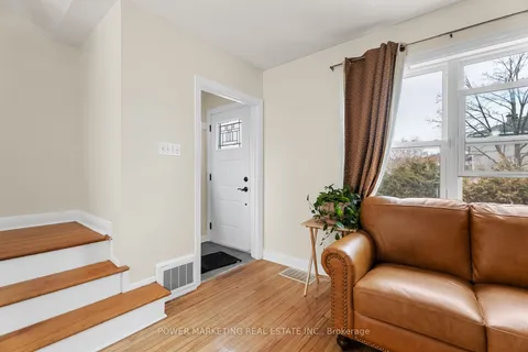 1047 Hollington Street, Carlington - Central Park, ON K1Z 6L2