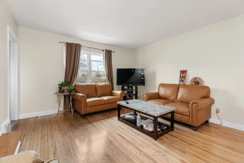 1047 Hollington Street, Carlington - Central Park, ON K1Z 6L2