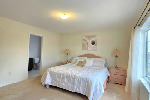 52 OAKTREE Drive, Haldimand, ON N3W 0E7
