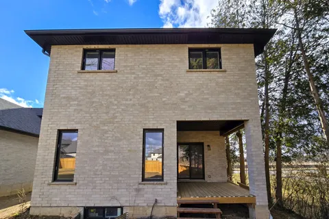 232 Mount Pleasant Street, Brantford, ON N3T 1V1
