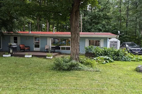 24 Oakley Lane, Tweed, ON K0K 3J0
