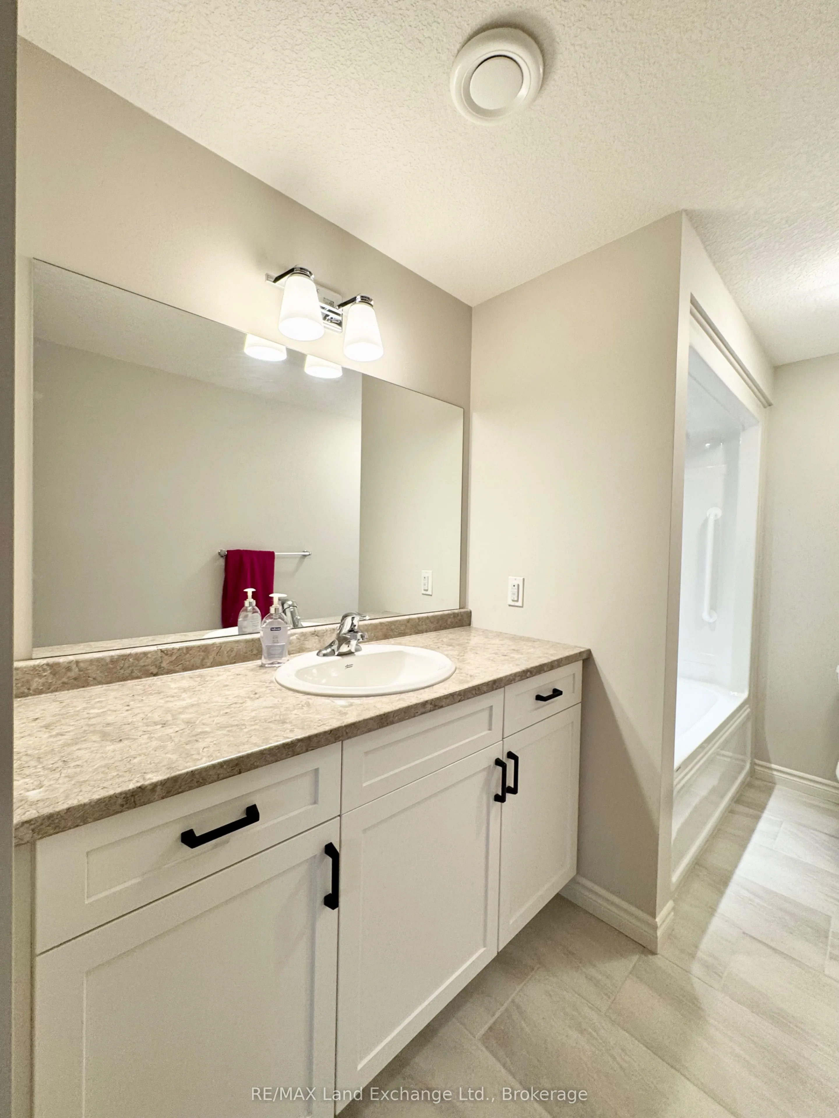 494 Ivings Drive, Saugeen Shores, ON N0H 2C3