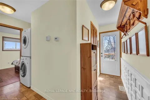 555 Edgewater Place, Haldimand, ON N1A 2W8