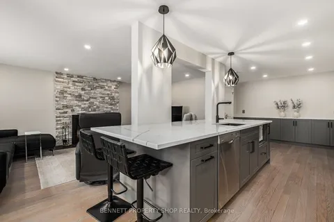 1708 Autumn Ridge Drive, ON K1C 6Y5