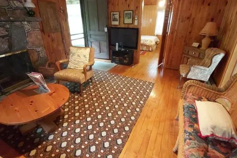 2-1051 Wigwam Lodge Road, Gravenhurst, ON P1P 1V5