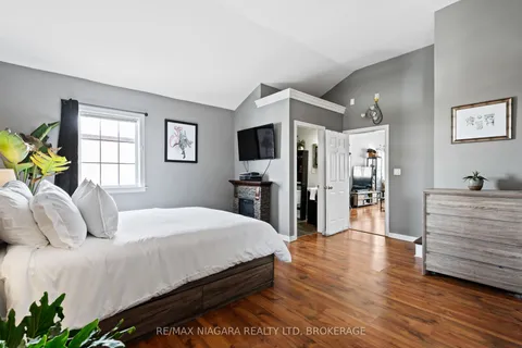 32 Clarke Street, Port Colborne, ON L3K 2G1