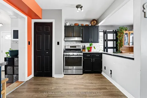 32 Clarke Street, Port Colborne, ON L3K 2G1