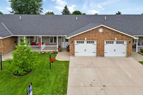 18 Devon Drive, South Huron, ON N0M 1S3
