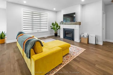 27 Spruce Crescent, North Middlesex, ON N0M 2K0