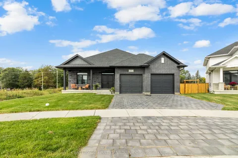 27 Spruce Crescent, North Middlesex, ON N0M 2K0
