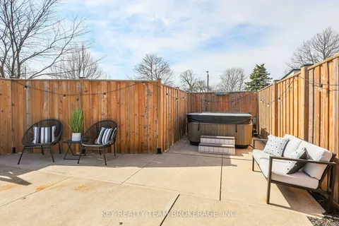 13 Marsdale Drive, St. Catharines, ON L2T 3S1