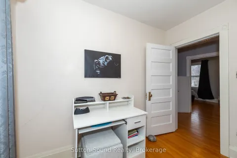 1204 3rd A Avenue, Owen Sound, ON N4K 4T7