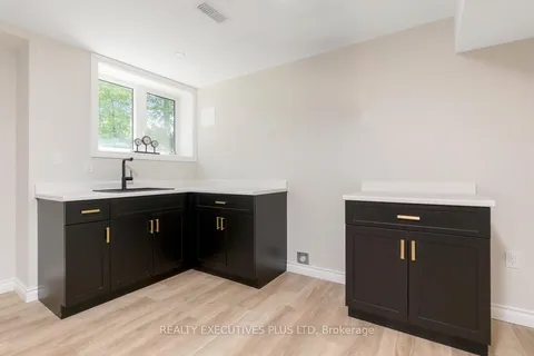 27 Jenkins Street, East Luther Grand Valley, ON L9W 7R2