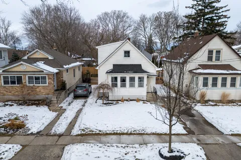 57 St Patrick Street, St. Catharines, ON L2R 1K2