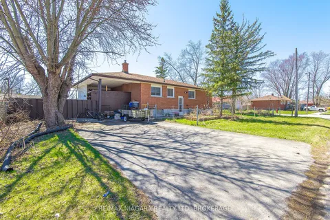 203 Kilgour Avenue, Welland, ON L3C 2R1
