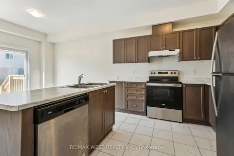 106 Pinot Crescent, Hamilton, ON L8E 0J9
