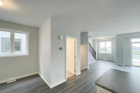 610 Damson Gardens Grove, Barrhaven, ON K2J 7C8
