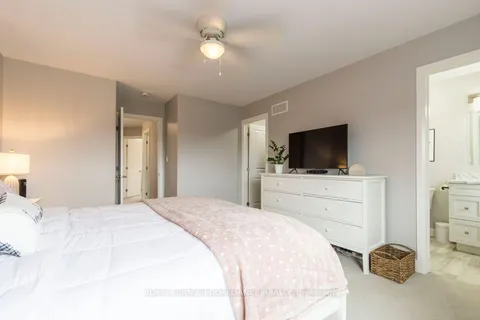 42 Dewal Place, Belleville, ON K8P 0E5