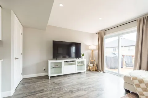 42 Dewal Place, Belleville, ON K8P 0E5
