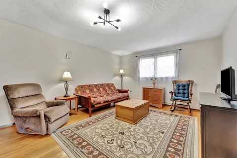 18 Sprucehill Drive, Brantford, ON N3R 3R6