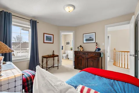 7 Knotwood Court, Barrhaven, ON K2J 5E5