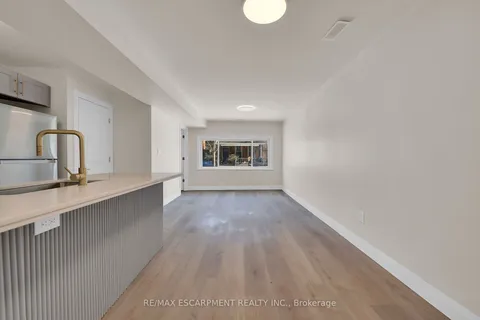 92 PEARL Street, Hamilton, ON L8P 3X2