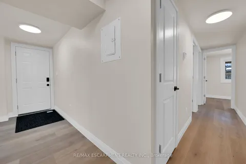 92 PEARL Street, Hamilton, ON L8P 3X2