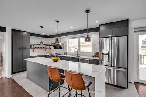 8 Roselawn Court, South of Baseline to Knoxdale, ON K2G 4J2