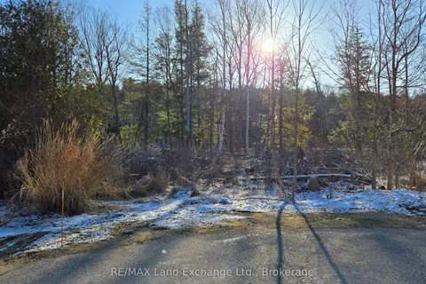 121 Onandago Place, Huron-Kinloss, ON N0G 2R0