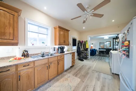 142 Grand River Street, ON N3L 2M5