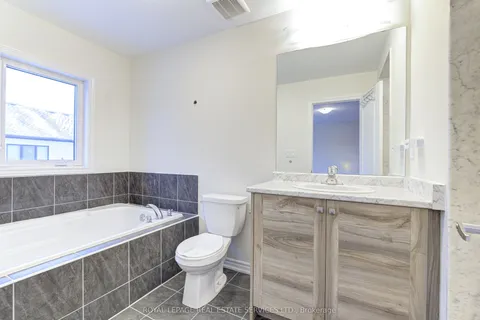 51 Ever Sweet Way, Thorold, ON L2V 0K9