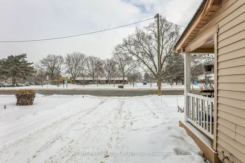 5537 Montrose Road, Niagara Falls, ON L2H 1K9