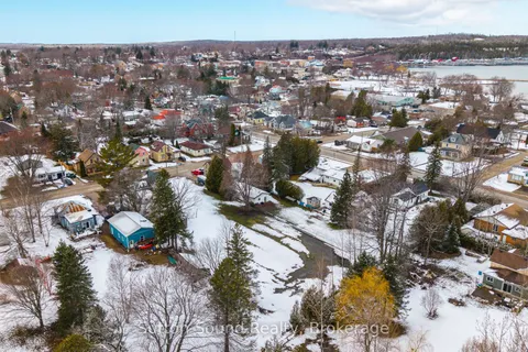 443 and 445 Taylor Street, South Bruce Peninsula, ON N0H 2T0